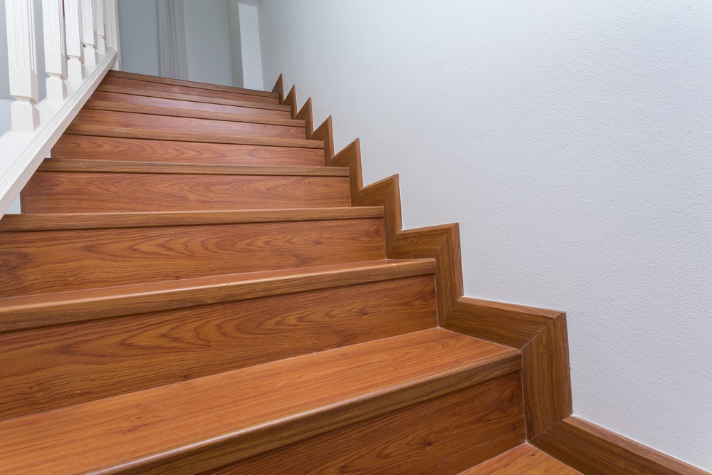 How to Install Laminate Flooring on Stairs 1