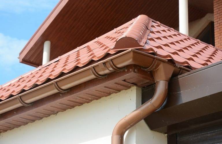 Water Leaking Between Gutters and the House's Fascia What to Do?